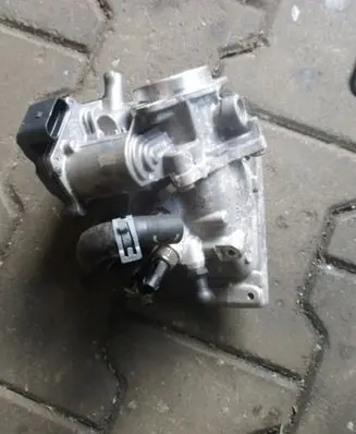 Volkswagen Golf VII EGR valve AUDI04L128059K