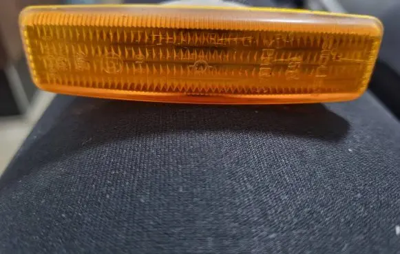 Front fender indicator light