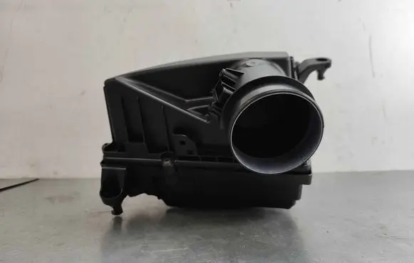 Volvo XC60 Air filter box 31474901