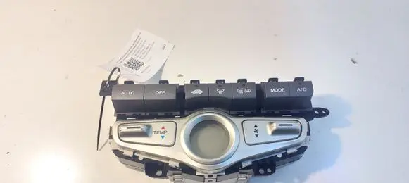 Honda Jazz Climate control unit D067G