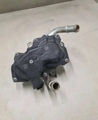 Skoda Octavia Mk3 (5E) EGR valve V29062884B 04L131501S