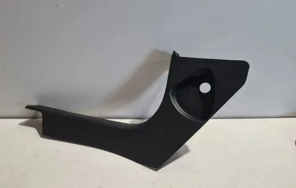 Maserati Ghibli (B) pillar trim (top) 6700113670