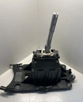 Mitsubishi Colt Gear shifter/selector MN901761