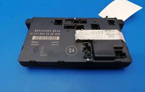 Mercedes-Benz E W211 Door control unit/module 2118200326