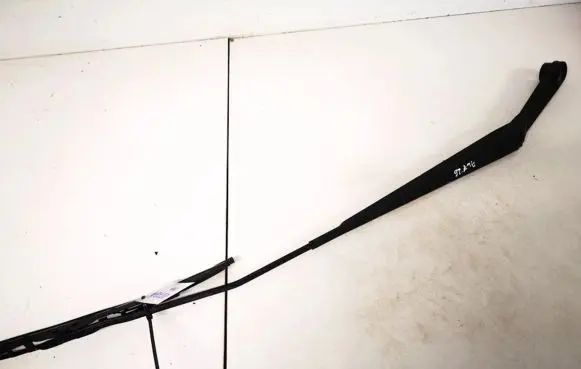 Mazda Premacy Front wiper blade arm cb08