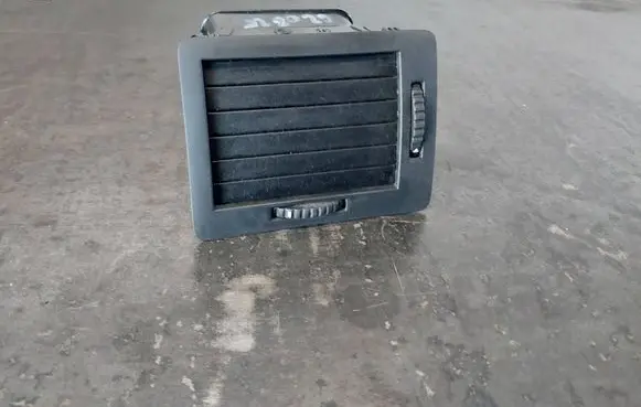 Skoda Fabia Mk1 (6Y) Dash center air vent grill 6Y0819701