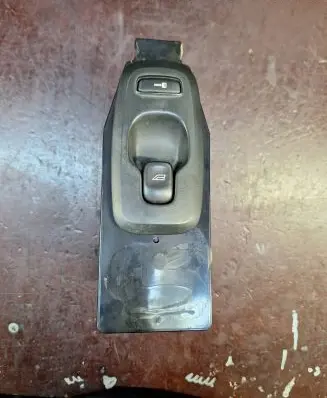Volvo XC70 Electric window control switch 5586N3RUA