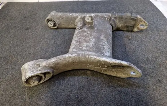 BMW 5 E39 Rear upper control arm/wishbone 6755471