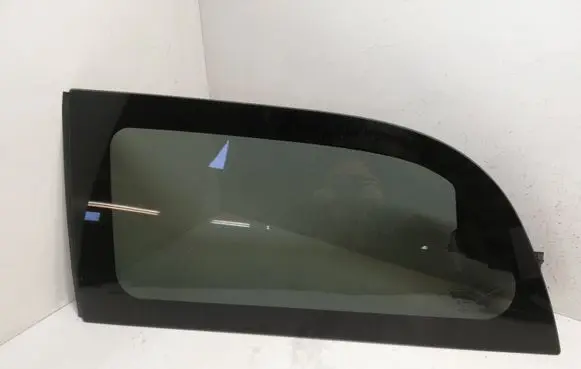 Chrysler Town & Country V Rear side window 43R001385