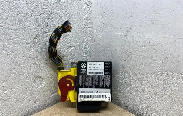 Volkswagen PASSAT B6 Airbag control unit/module 3C0909605F 391121 08H029S2421