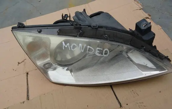 Ford Mondeo Mk III Headlight/headlamp 1S7113005AL 0301174202
