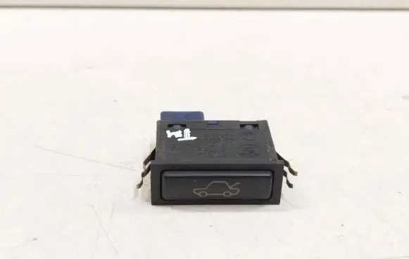 BMW X5 E53 Tailgate opening switch 61318365579 8365579 03052500