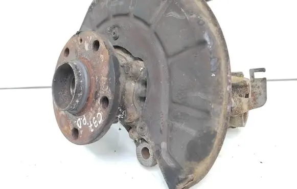 Volkswagen Touran I Front wheel hub spindle knuckle