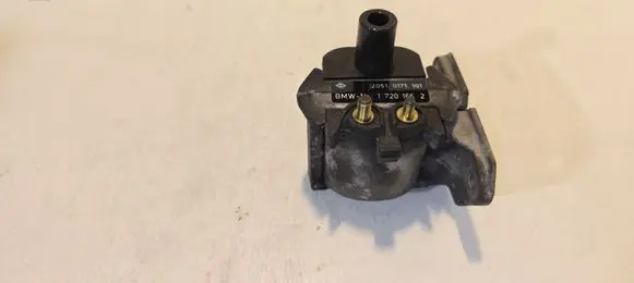 BMW 8 E31 High voltage ignition coil 17201662