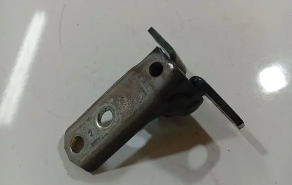 Peugeot 4007 Front door upper hinge 