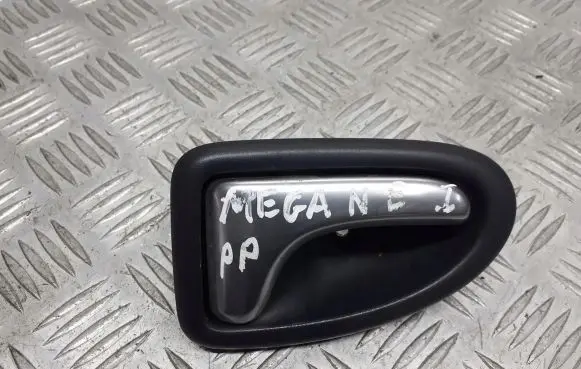 Renault Megane I Front door interior handle 8200028995