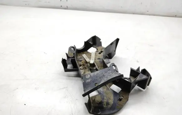 Volkswagen PASSAT B7 Other engine bay part 1K0971615D