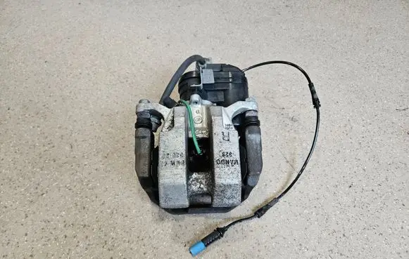 BMW 3 G20 G21 Rear brake caliper 6894086 8832480