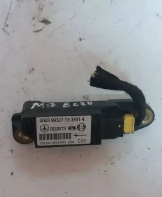 Mercedes-Benz E W210 Fuel cut-off switch 00039932713326 002813
