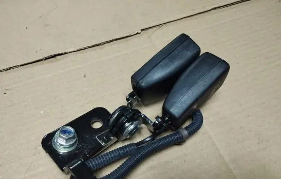 Honda Civic IX Middle seatbelt buckle (rear) 711697