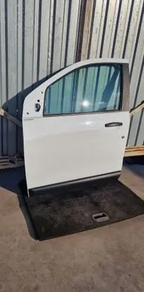 Dacia Lodgy Front door 