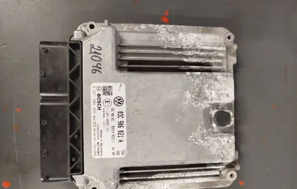 Volkswagen PASSAT B7 Engine control unit/module 03c906021a 0261s04469