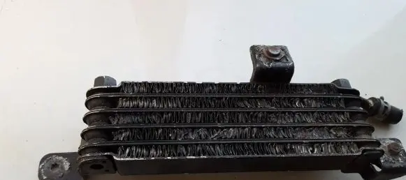 Engine oil radiator