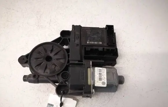 Volkswagen PASSAT B6 Front door window regulator motor 1K0959792N