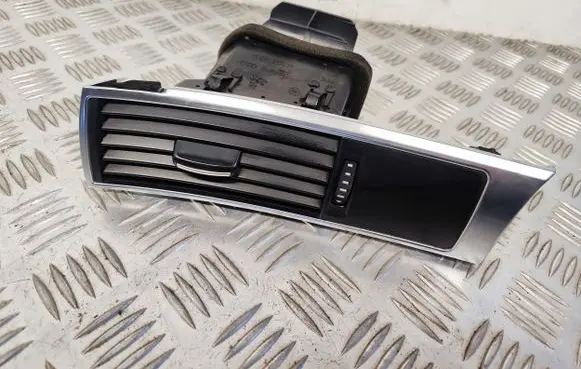 Audi A6 S6 C6 4F Dashboard side air vent grill/cover trim 4F1820901D