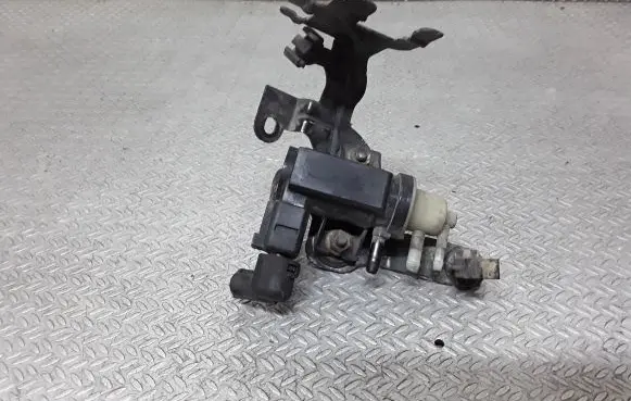 Volkswagen Caddy Turbo solenoid valve 1K0906627A