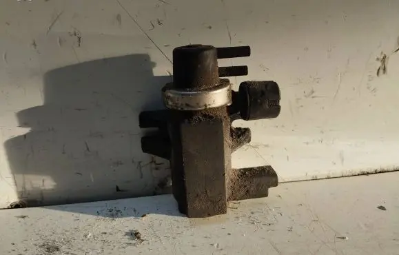 Volvo S80 Turbo solenoid valve 72190320