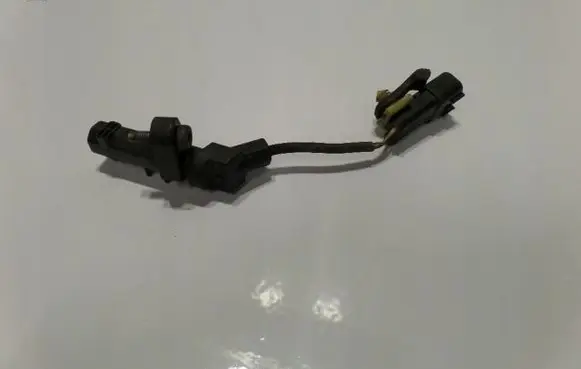 Land Rover Discovery 3 - LR3 Crankshaft speed sensor 4R8Q6C315AE27TDV6