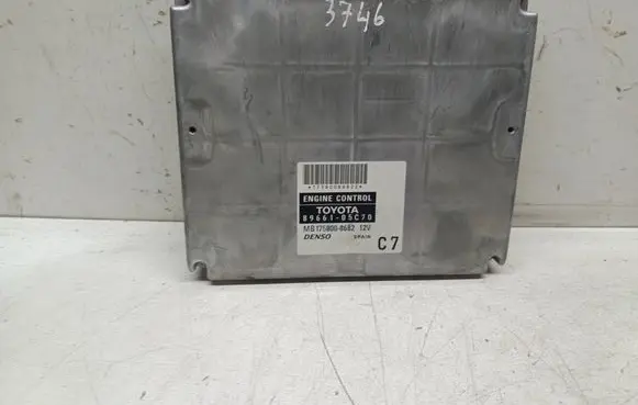 Toyota Avensis T250 Engine control unit/module 1758008682 8966105C70 MB1758008682