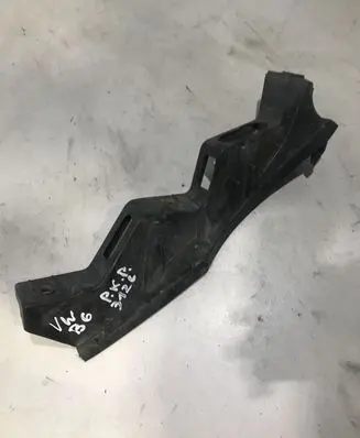 Volkswagen PASSAT B6 Front bumper mounting bracket 3C0807889