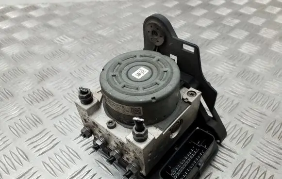 Skoda Octavia Mk3 (5E) ABS Pump 5Q0614517Q 5Q0614235 5Q0907379R