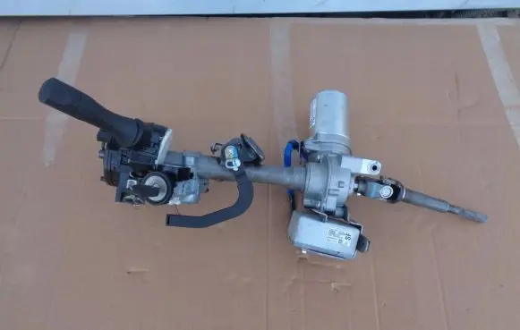 Steering wheel axle set
