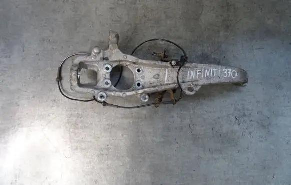 Infiniti FX Front wheel hub spindle knuckle