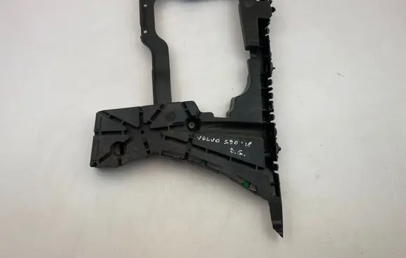 Volvo S90, V90 Rear bumper mounting bracket 31425064