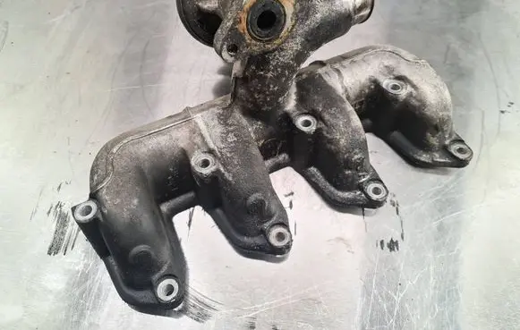 Ford Focus Intake manifold XS4Q9424AG