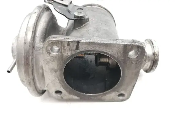 BMW 5 E60 E61 EGR valve 7789999