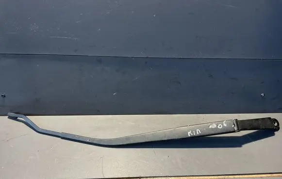 KIA Sorento Front wiper blade arm 