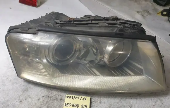Audi A8 S8 D3 4E Headlight/headlamp 4E0941030