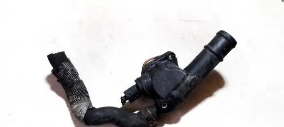 Volkswagen PASSAT B6 Engine coolant pipe/hose 03G121132B