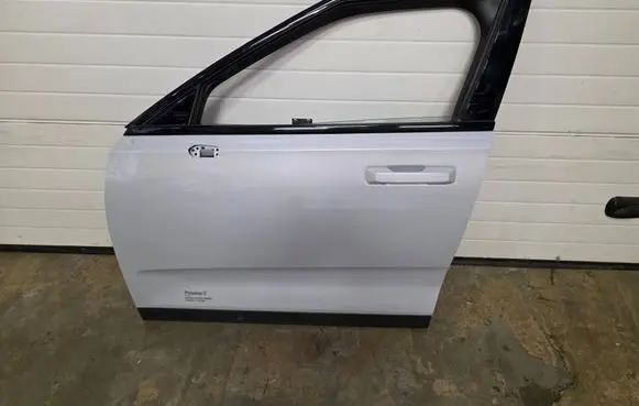 Polestar 2 Front door