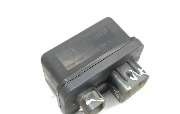 Mazda CX-5 Glow plug pre-heat relay SH0118650 K4243
