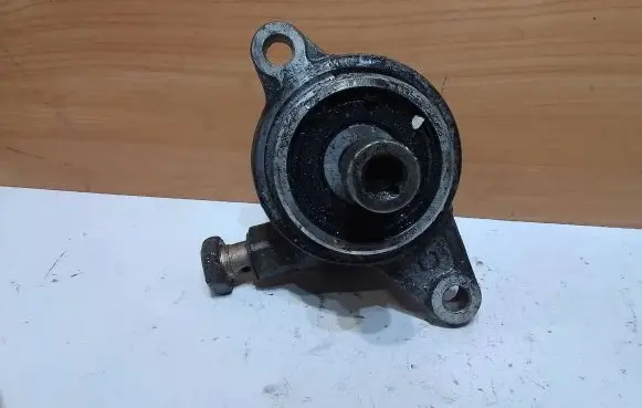Nissan X-Trail T30 Power steering pump 29122103 8H800