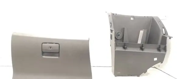 Glove box
