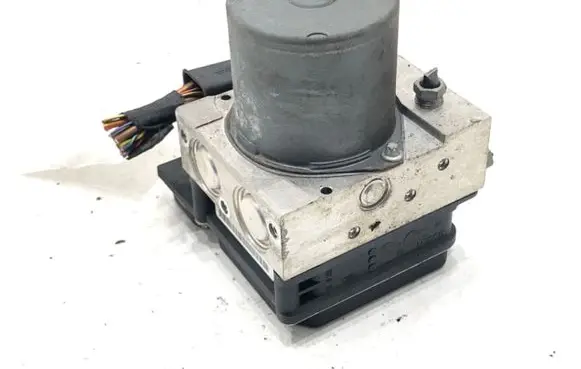 BMW 5 E60 E61 ABS Pump 6768550