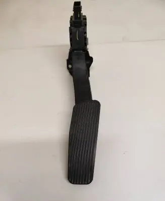 Chrysler Pacifica Accelerator throttle pedal 04581677AB 93446300