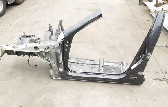 Lexus IS 220D-250-350 Front quarter panel 